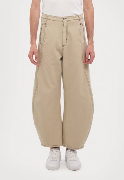 Henrik Vibskov SHADE PANTS - Relaxed fit jeans - tan