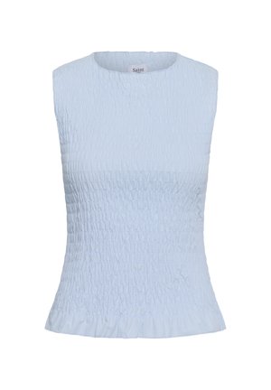 Lichtblauw mouwloos topje met een geplooide stoftextuur en een lichte peplumzoom, voorzien van een ronde halslijn.