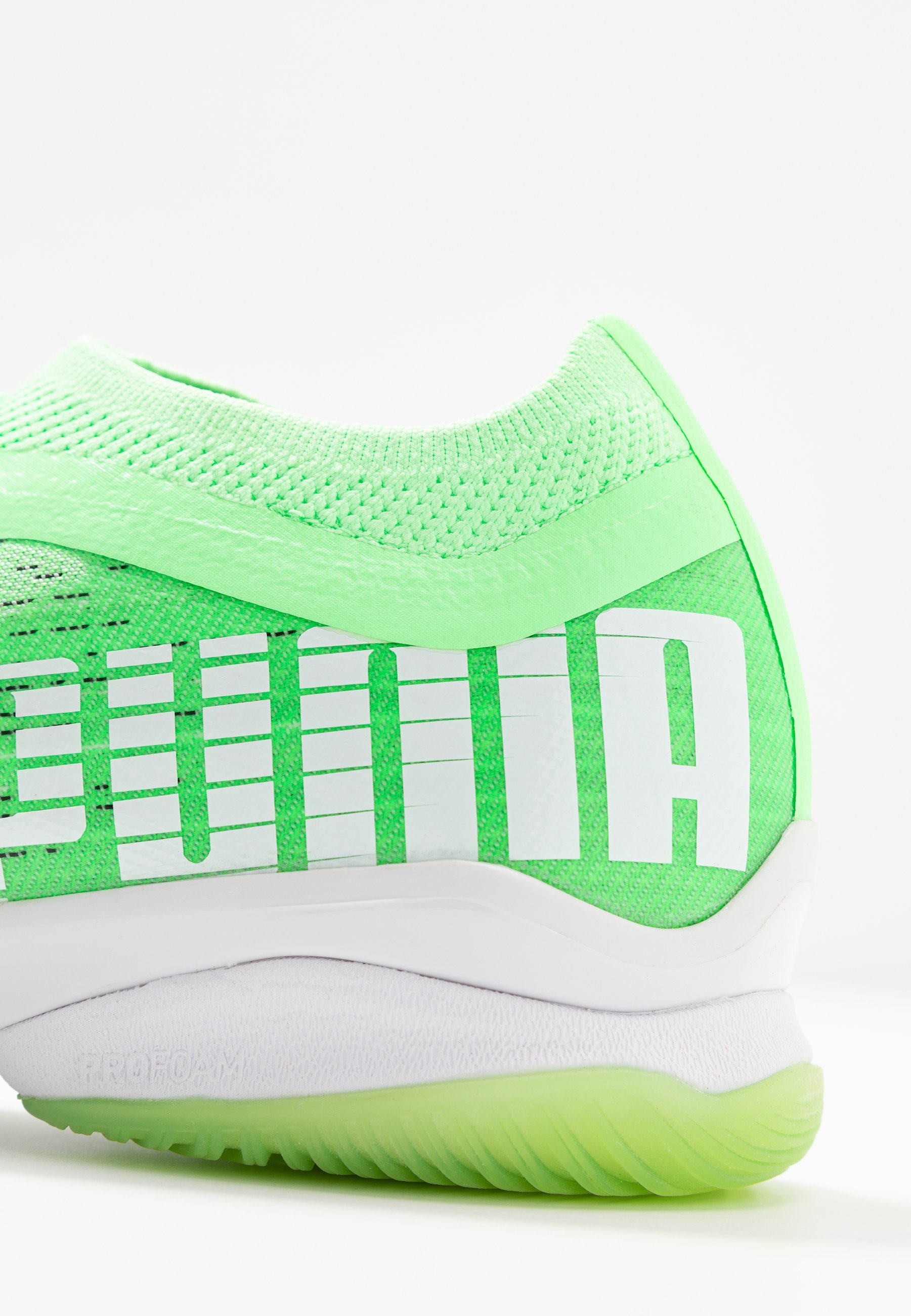 chaussure handball puma