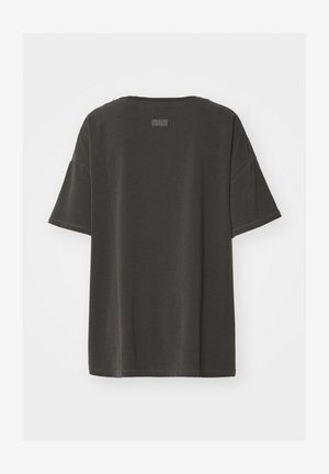 Donkergrijs T-shirt met korte mouwen, hangend, met de tekst "AMERICAN VINTAGE" vlakbij de bovenste rugkraag.