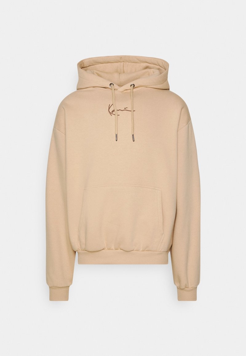 Sweat à capuche beige avec poche avant, capuche à cordon, poignets et ourlet côtelés, et un petit logo brodé sur la poitrine.