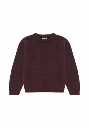 Bordeaux gebreide trui met een ronde hals, lange mouwen en een zachte textuur. Voorzien van een geribde zoom en boorden, wat een klassieke uitstraling geeft.