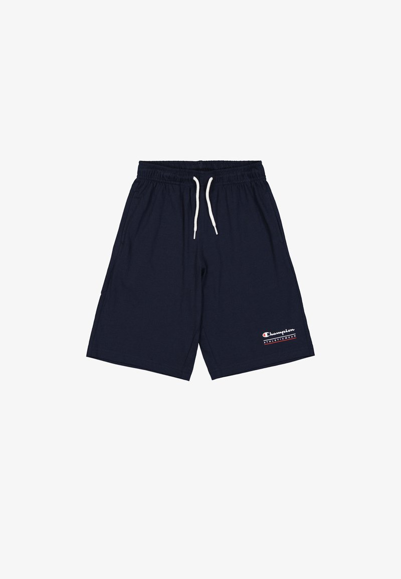 Pantaloni corti di cotone blu navy con vita elastica e cordino bianco, caratterizzati da un logo Champion rosso e bianco sulla gamba sinistra.