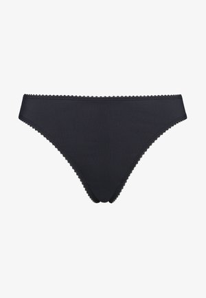 Sort trusse lavet af glat stof, med bølget kant langs taljebåndet. Simpelt design uden yderligere mønstre eller detaljer.