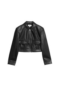 Veste en cuir noir raccourcie avec un col pointu, une fermeture à zip sur le devant et deux grandes poches à rabat sur la poitrine. Texture lisse.