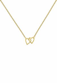 Collar de cadena de oro que presenta dos formas de corazón entrelazadas, con textura lisa, donde uno de los corazones está parcialmente delineado, mostrando un diseño minimalista.