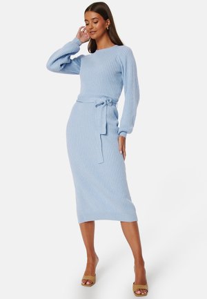 ROUND NECK RIB KNITTED MIDI DREESS - Abito in maglia - light blue denim