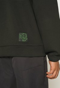 BOSS Felpa con cappuccio - black