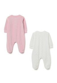 Twee baby slaappakken: één in zachtroze fleece met lange mouwen, de andere in witte gestructureerde stof met kleine verhogingen.