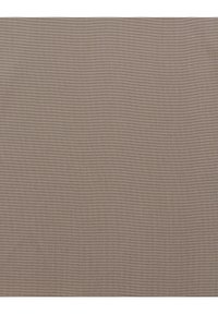 Textil mit Struktur in einem gedämpften Braunton, versehen mit einem subtilen Rautenmuster. Die Oberfläche wirkt glatt mit einem leichten Glanz.