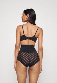 DIM CONTROL MEDIUM HIGH BRIEF - Slip - black