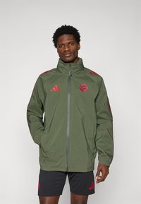 adidas Performance FC BAYERN RAIN JACKET - Klub merchandise - base green