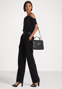 Lauren Ralph Lauren LEATHER MEDIUM FARRAH SATCHEL - Käsilaukku - black