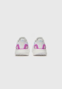 adidas Performance PUREBOOST 5 - Tenisice za cestovno trčanje - white/glow blue/purple burst