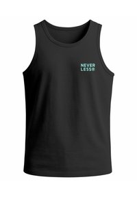 Schwarzes, ärmelloses Tanktop mit dem Aufdruck "NEVER LESS®" in hellblau auf der linken Brustseite. Schlichtes und modernes Design.