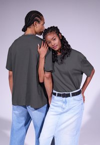 YOURTURN UNISEX BASIC OVERSIZED HEAVY T-SHIRT - T-shirts - dark grey