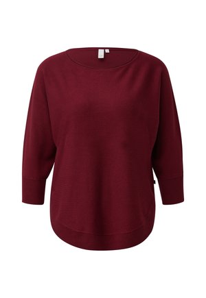 Bordeauxkleurige trui met lange mouwen, ronde hals en geribde manchetten, met een licht afgeronde onderkant en een klein zwart zijlabel.