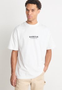 Barbour International FORMULA - T-shirt estampada - white