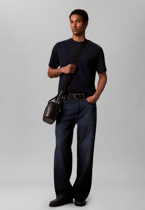 Calvin Klein, EMBLEM COATED UNISEX - Kabelka - black