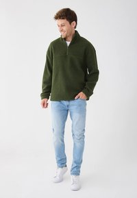 Pier One BASIC SHERPA FLEECE TROYER - Polárpulóver - dark green