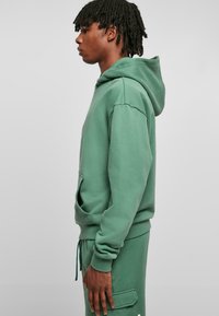 Urban Classics ULTRA HEAVY - Majica s kapuljačom - leaf