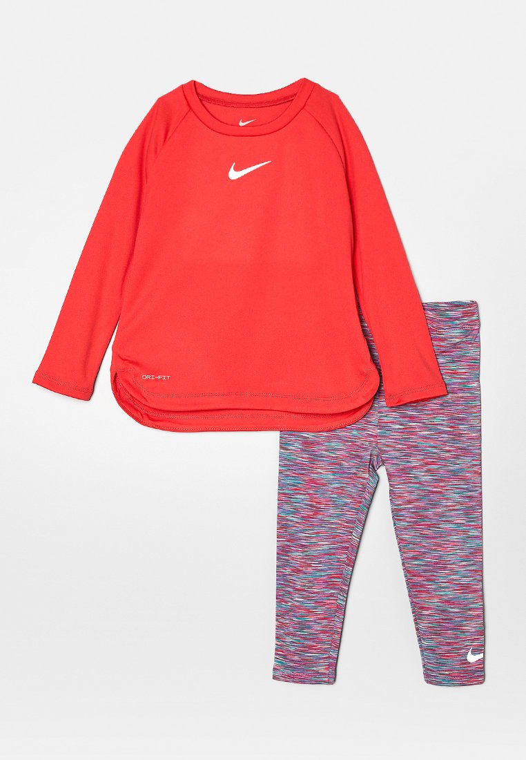 Nike Sportswear Sport T-shirt donkerroze Nike Sportswear Sport T-shirt donkerroze