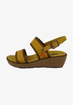 *Art Sandały na koturnie