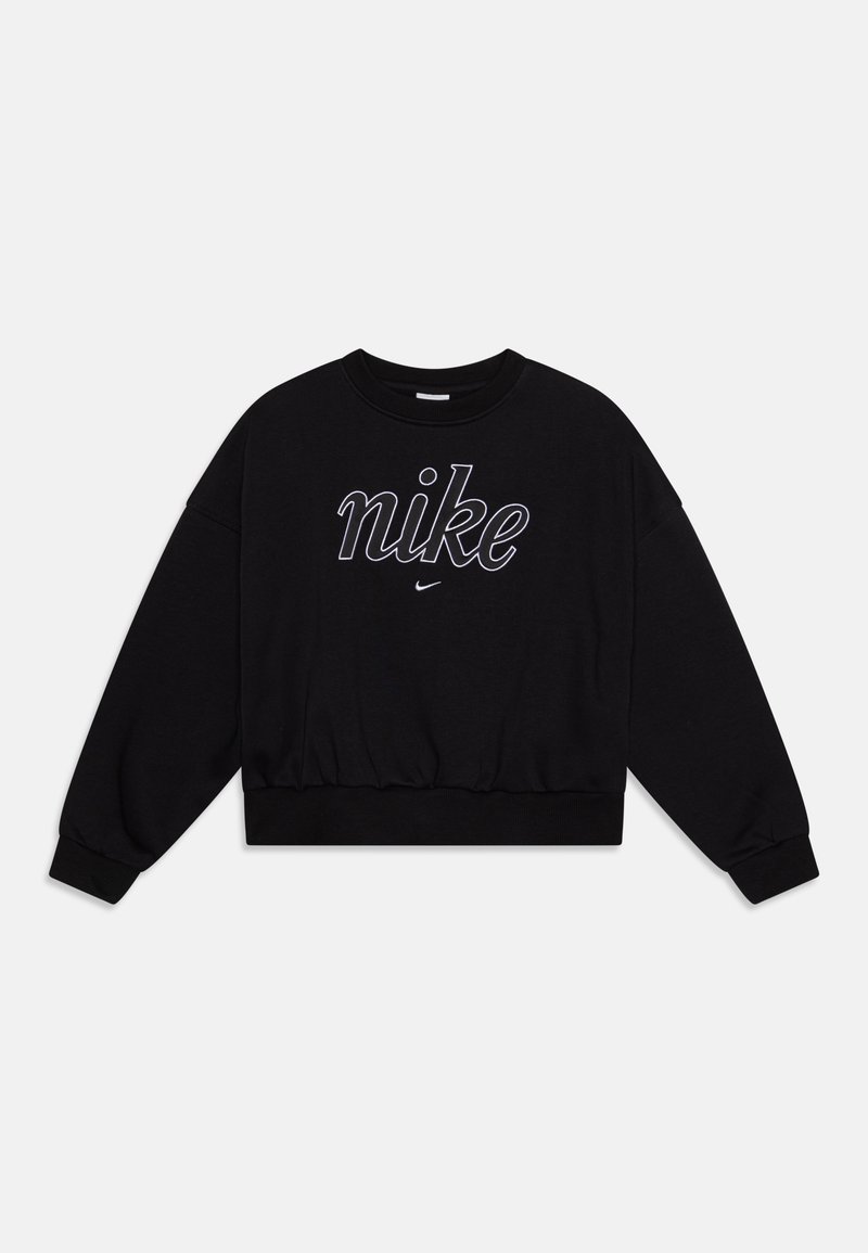 Melna apgrieztā sporta krekls ar apaļu kaklu, ar baltu Nike logotipu kursīvā fontā un ribotām piedurknēm un apakšmalu, nodrošinot pieguļošu izskatu.