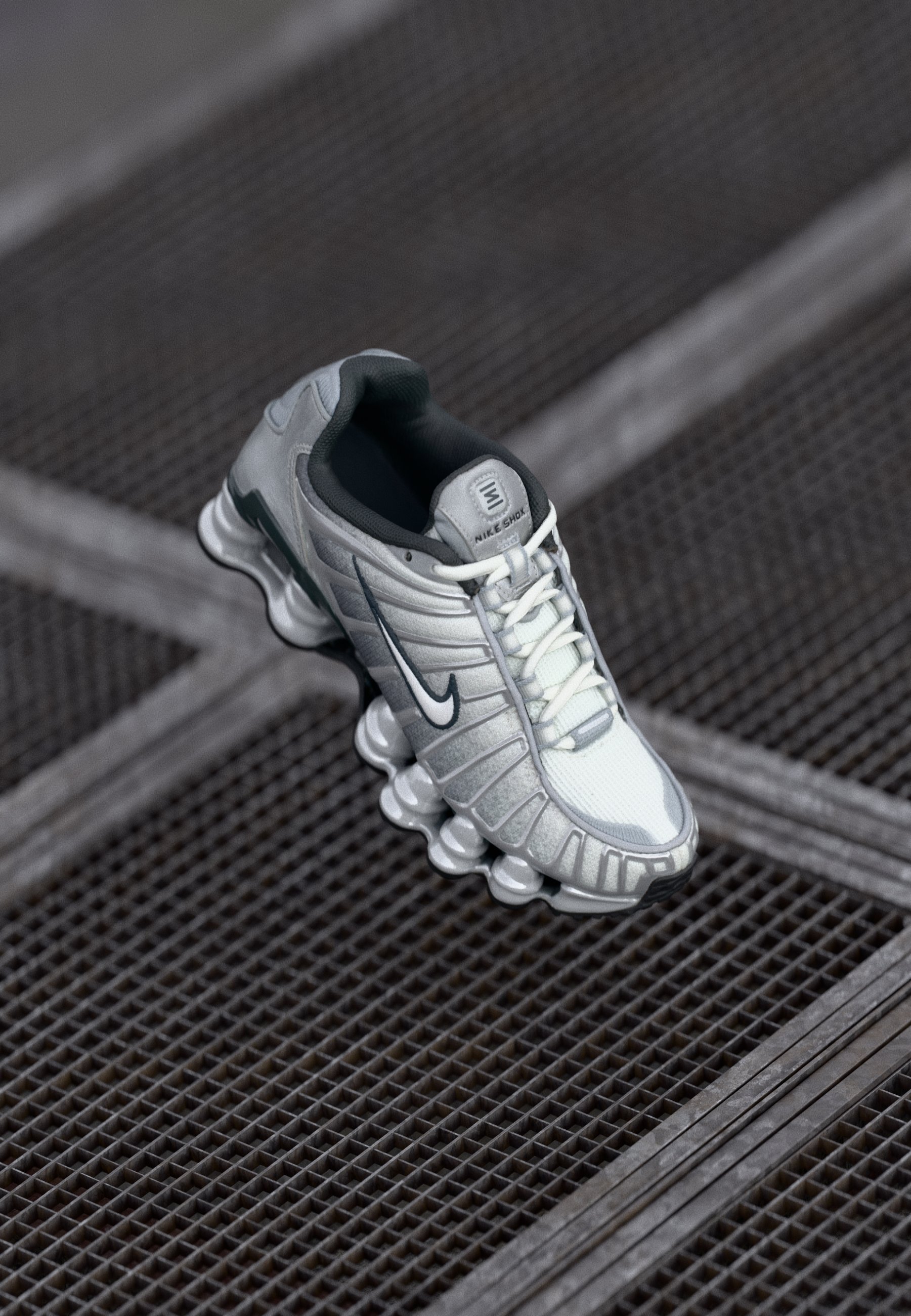 Nike Sportswear SHOX TL FADE UNISEX - Sneakers laag - metallic