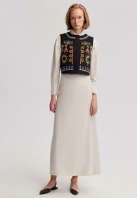 Touché Privé EMBROIDERED - Smanicato - black