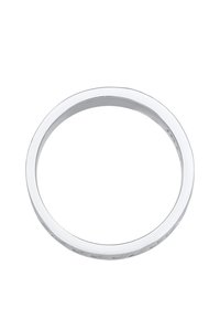 Rund, polerad silverring med en slät yta och en ren, minimalistisk design. Enhetlig tjocklek och cirkulär form.