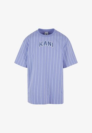 Heledad lilla lühikeste varrukatega t-särk, millel on vertikaalsed valged triibud ja sinine kiri "KANI" rinna kohal. Pehme puuvillane kangas, mugav lõige.