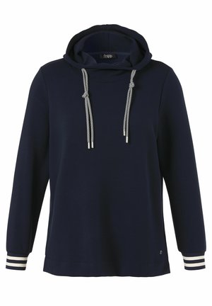 Sweat à capuche bleu marine avec cordons blancs, manches longues et poignets rayés blancs, présentant une coupe ample et un style décontracté.
