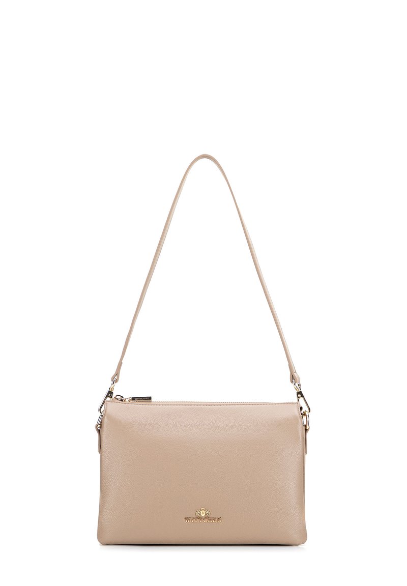 Borsa a tracolla in pelle beige con texture liscia, chiusura con zip e una sola tracolla regolabile. Presenta un accento del logo sottile in oro.