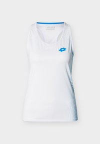 Camiseta deportiva blanca sin mangas con ribete azul en el interior del cuello y pequeño logo azul en el pecho izquierdo, mostrada sobre un fondo liso.