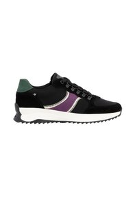 Schwarze Wildleder-Sneaker mit lila und weißen Akzenten, ausgestattet mit einer grünen Ferse, einer strukturierten Oberseite und einer weißen Zwischensohle mit einer gezackten schwarzen Außensohle.