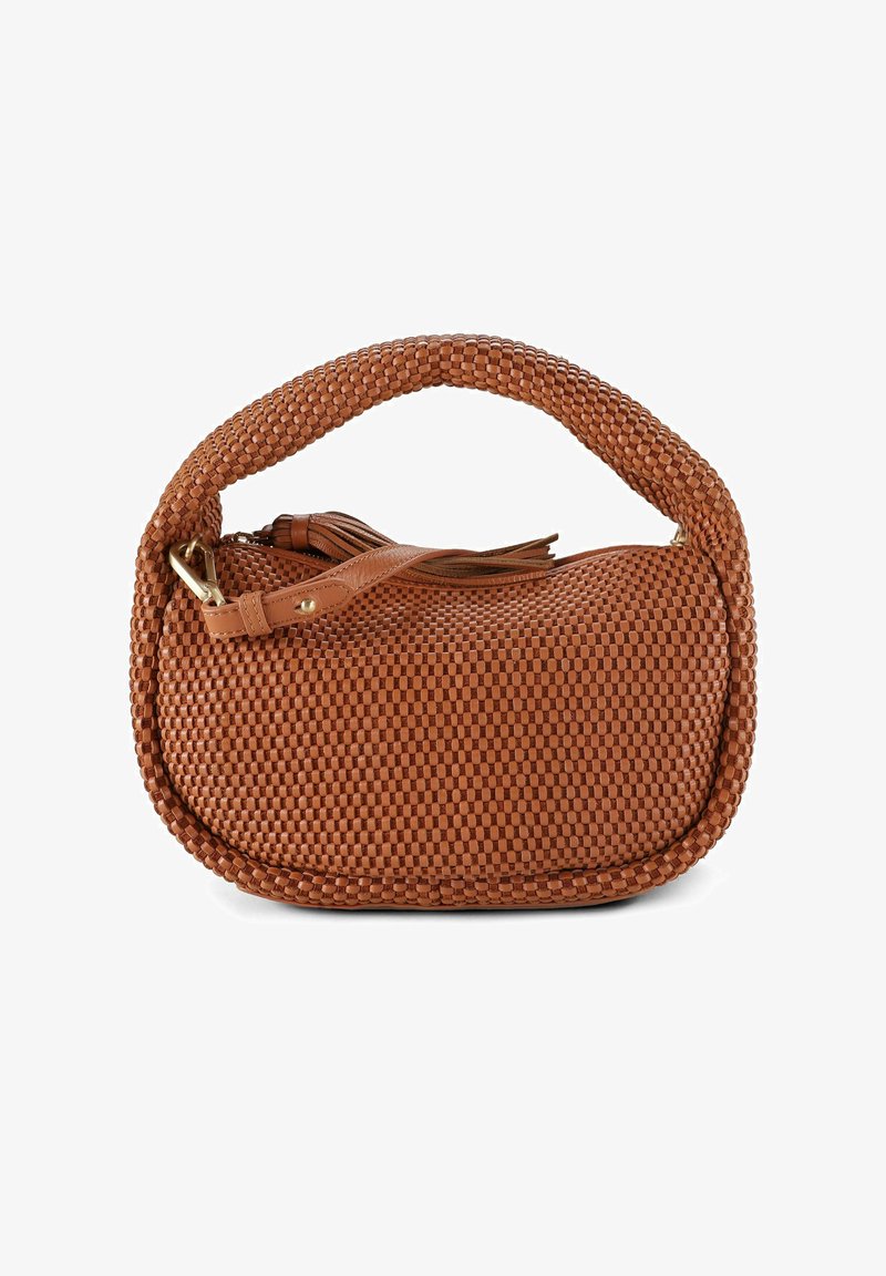 Borsa intrecciata in pelle marrone con forma arrotondata, superficie testurizzata e manico robusto. Presenta un dettaglio a nappina e ferrature dorate.