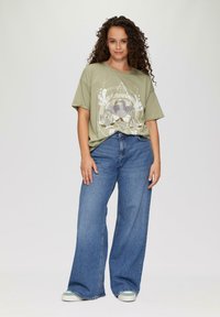 QS - T-shirt z nadrukiem