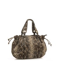 Sac à main à motif de peau de serpent texturée dans des tons beige et marron. Il possède des poignées doubles et des fermetures à cordon de serrage de chaque côté.