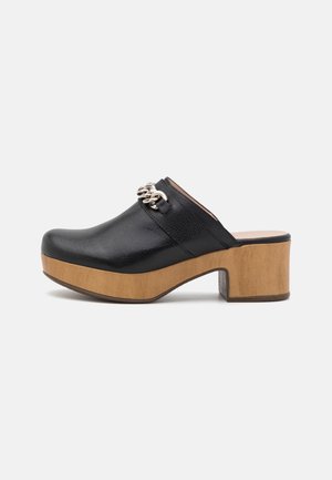 Clogs - black