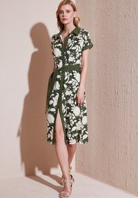 LELA REGULAR FIT - Kreklkleita - ecru khaki