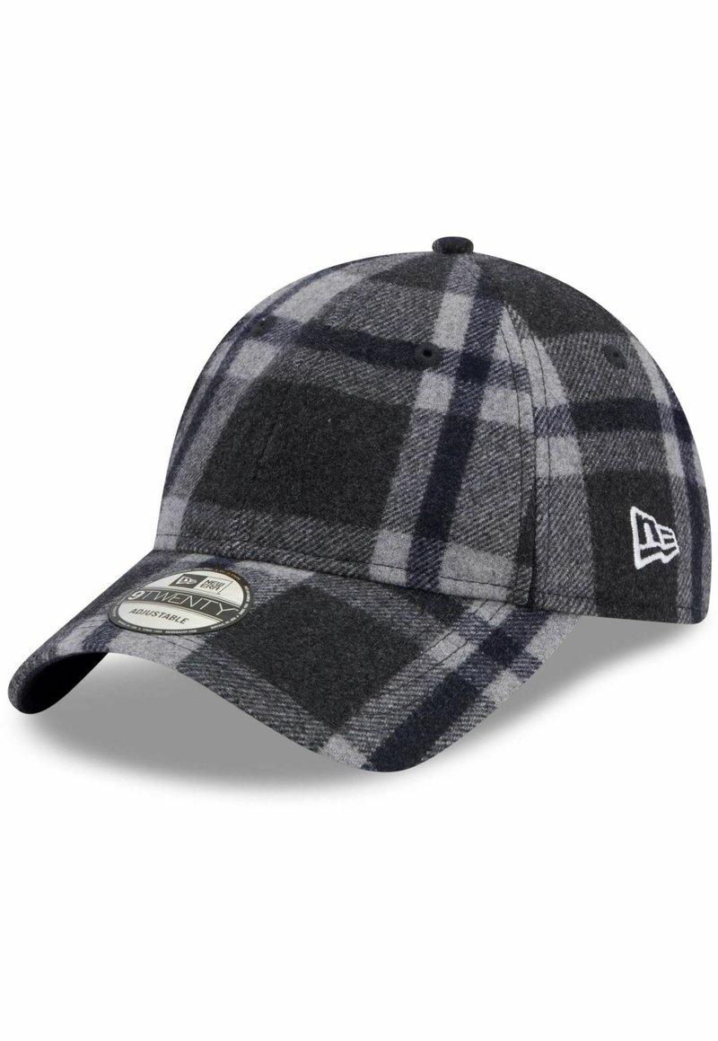 Casquette de baseball à motif à carreaux gris et noir avec une visière incurvée et un logo blanc New Era sur le côté, avec un autocollant d'ajustement réglable sur la visière.