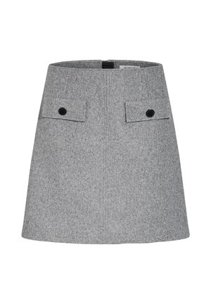 Grijze wollen minirok met twee voorzakken met zwarte knopen, een rechte vorm en een gladde textuur.