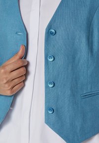 MADELEINE Weste - light blue