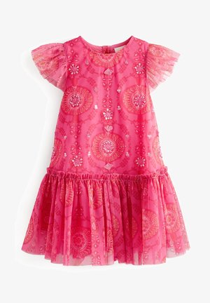Robe rose vif pour tout-petit avec motifs floraux, manches courtes bouffantes en tulle, sequins et jupe froncée en bas.