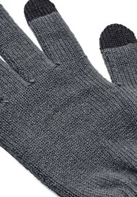 Guantes de lana gris con un tejido texturizado, con puntas negras en el pulgar y en el dedo índice para su uso en pantallas táctiles.