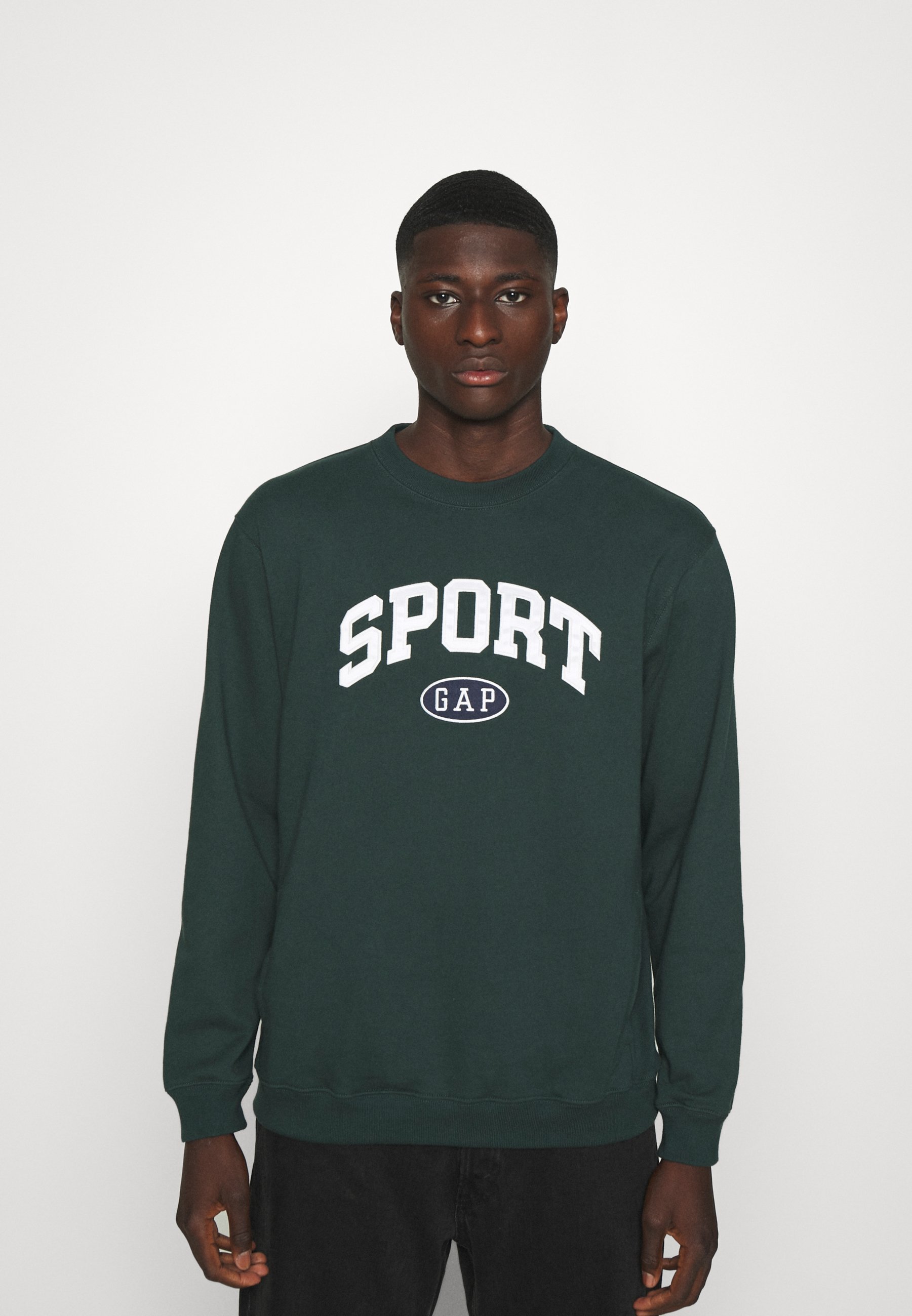 gap green sweatshirt
