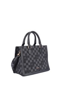 Kassi musta ruudukkoa, joka on valmistettu teksturoidusta materiaalista. Siinä on kaksoiskahvat, irrotettava hihna sekä kultasävyiset metalliosat.