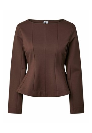 Brūns sieviešu pieguļošs tops ar garām piedurknēm, laivas formas izgriezumu un vertikālām šuvēm ķermeņa kontūrām.