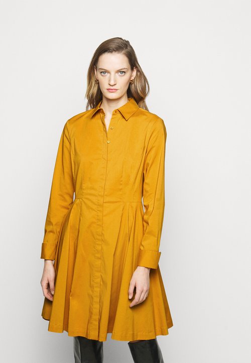 Robe à Bretelles Steffen Schraut - Taille 42, Cuir Brun, Style Extravagant Rétro